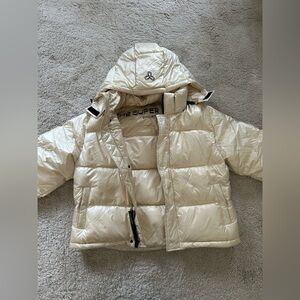 Aritzia Superpuff Shorty